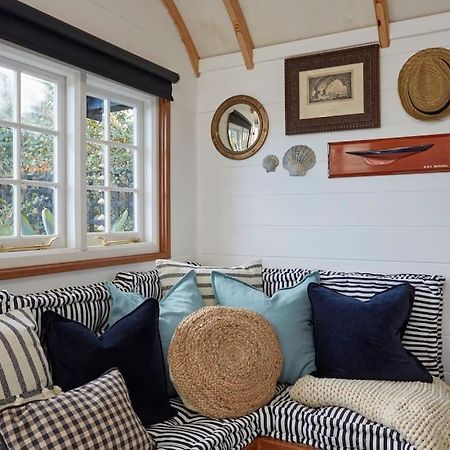 The Cabana - A Romantic Seaside Getaway And Garden Ryde  Exterior photo