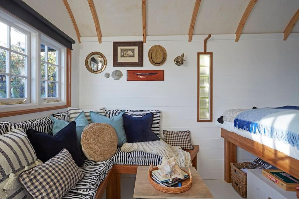 The Cabana - A Romantic Seaside Getaway And Garden Ryde  Exterior photo
