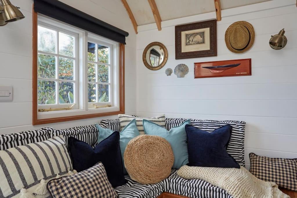 The Cabana - A Romantic Seaside Getaway And Garden Ryde  Exterior photo